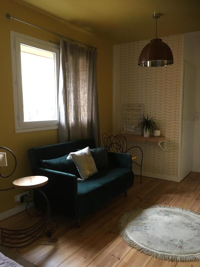 B&B Les Hauts D'오르난스 외부 사진